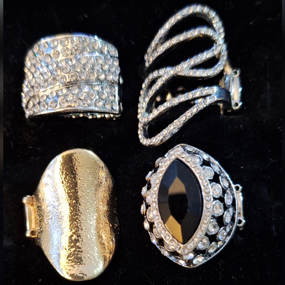 NEW WOMEN'S RHINESTONE RINGS LOT OF 4-  One Size Fits All... BLING BLING